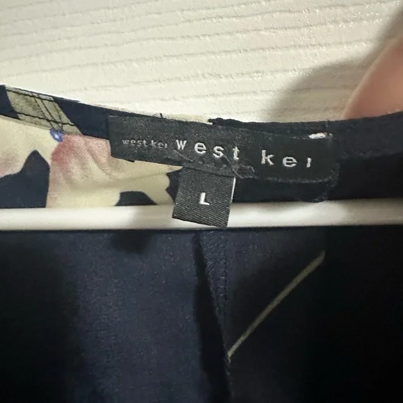 Navy Floral Blouse - Picture 3 of 5